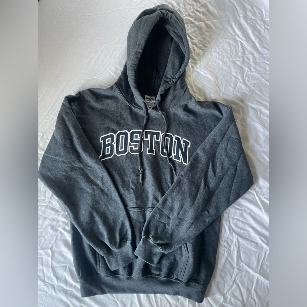 Gildan Crewneck Hoodie - Charcoal with White Boston Graphic